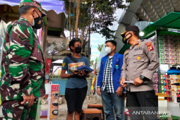 Tim gabungan bagikan bansos di Kabupaten Gorontalo