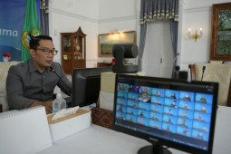 Ridwan Kamil minta Bank BJB adaptasi sistem keuangan masa depan