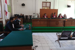 Hakim vonis penyuap Gubernur Sulawesi Selatan nonaktif Nurdin Abdullah dua tahun penjara