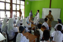 Patuhi prokes COVID-19, sekolah tatap muka di Simeulue kembali buka