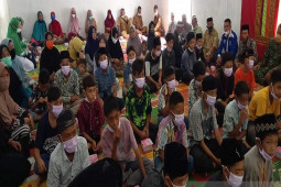 Ratusan anak di Simeulue dikhitan