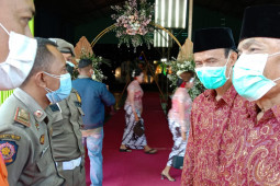 Satgas COVID-19 Tulungagung bubarkan hajatan melanggar PPKM