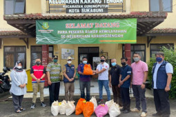 Pertamina salurkan paket sembako ke masyarakat Sukabumi terdampak pandemi