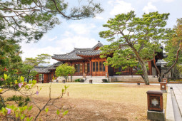 Ikuti jejak BTS  ke empat tempat tradisional Korea ini