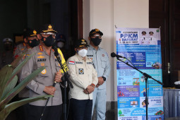 Kabaharkam Polri cek penanganan COVID-19 di Kota Malang dan Batu