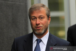 Roman Abramovich diduga sempat diracun saat perundingan Ukraina-Rusia
