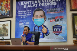 Ibas bagikan ribuan vitamin tingkatkan imun masyarakat