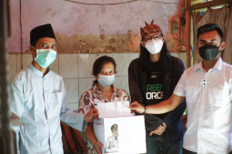 Wawali Armuji bantu modal usaha kepada warga yang gadaikan kartu PKH