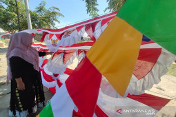 Penjualan umbul-umbul merah putih mulai marak di Aceh Timur