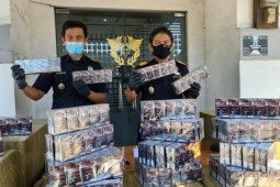 Bea Cukai gagalkan penyelundupan 320 ribu batang rokok polos di Gresik
