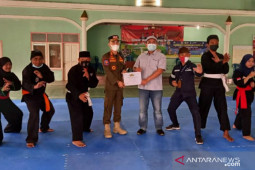 Tingkatkan kemampuan Atlet Pencak Silat, PT Timah bantu matras untuk IPSI Belinyu