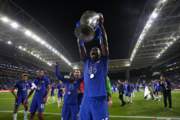 Negosiasi West Ham beli Kurt Zouma dari Chelsea berjalan rumit