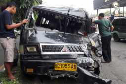 Tabrakan beruntun di Jalinsum Stabat sembilan penumpang selamat