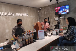 Nikmati senja dan malam di Sunday Morning siapa tahu bertemu masa depan