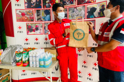 PMI Kota Tangerang terima bantuan APD dan nutrisi khusus relawan