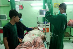 Kaki petani Subulussalam putus terkena mesin pemotong rumput