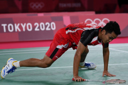 Ginting tersingkir di semifinal, berpeluang rebut perunggu