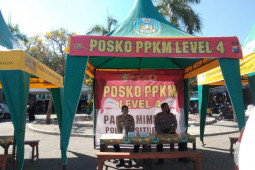 Kawal prokes, Polres Situbondo dirikan posko di pasar tradisional