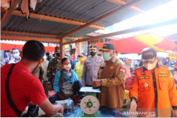 Gubernur Gorontalo inspeksi prokes di Pasar Moodu
