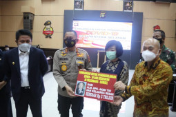 Polda Sumsel amankan dua keluarga pemberi dana Rp2 triliun