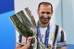 Giorgio Chiellini pastikan tetap bertahan bersama Juventus