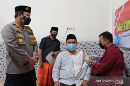 Polres Pamekasan gandeng NU gelar vaksinasi massal