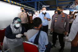Wujudkan "herd immunity", Kapolri ajak buruh kawal program vaksinasi