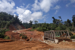 Ketua Komisi V dorong jalan Nanga Era Kalbar-Kaltim selesai Tahun 2024