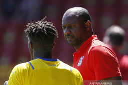 Patrick Vieira minta Crystal Palace tampil kompak hadapi Chelsea