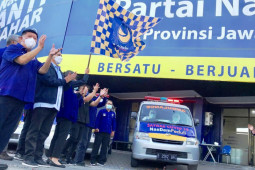 Khusus COVID-19, NasDem Jatim siagakan lima ambulans gratis