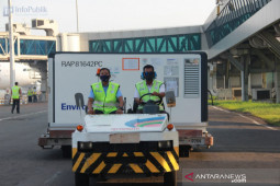 Kiriman 594.200 dosis vaksin AstraZeneca  tiba di Indonesia