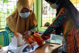 Disperindag tera ulang alat ukur di Posyandu dan Poskesdes