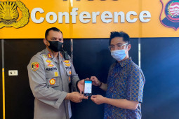 Kapolres Singkawang apresiasi layanan PLN Mobile