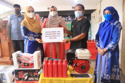 di Nagan Raya, Dekranasda Aceh bantu perajin aksesoris batu giok