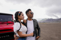 Pasangan dangdut koplo Gerry Mahesa dan Lala Widy rilis berjudul  "And I Hope"