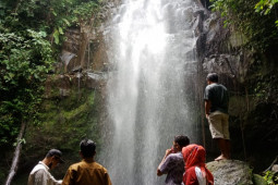 Mukomuko usulkan air terjun menjadi objek wisata baru