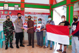 Polresta  Sidoarjo bagikan sembako ke pelaku UMKM terdampak COVID-19