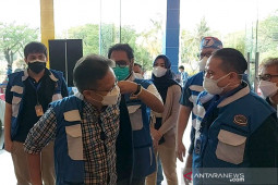 Health Minister calls for national vaccination movement