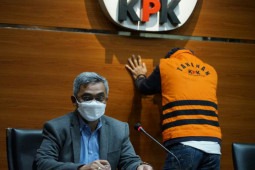 KPK tahan tersangka kasus suap pengesahan RAPBD Jambi