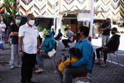 Wawali Armuji dorong badan usaha di Surabaya percepat vaksinasi COVID-19