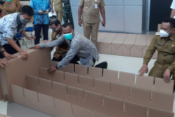 Pemkab Gresik tambah fasilitas tempat tidur di lokasi isolasi terpusat