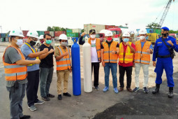 Pemkab Belitung terima bantuan 220 tabung oksigen dari Mabes Polri