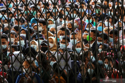 Pemerintah percepat pelaksanaan vaksinasi di pusat kegiatan ekonomi