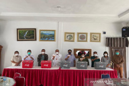 Junimart Girsang salurkan 80 ribu vial vaksin untuk 8 Pemda di Sumut