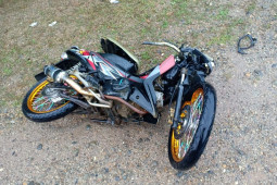 Pengendara Supra-X tewas tabrak truk sawit di Jalinsum