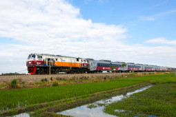 KAI kecam aksi pelemparan batu ke kereta api