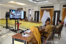 Gubernur Gorontalo minta Kades rutin laporkan perkembangan vaksin