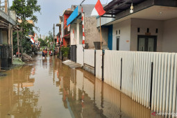 Sejumlah rumah warga di Tigaraksa Kabupaten  Tangerang terendam banjir
