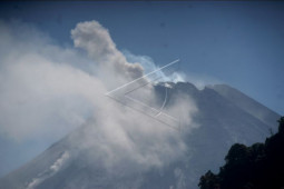 Guguran lava Merapi