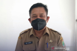 200 pelajar Karawang yang orang tuanya meninggal akibat COVID-19 terima beasiswa